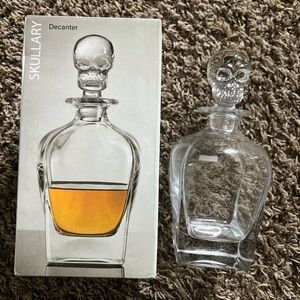 Skullary Skull Decanter with Stopper